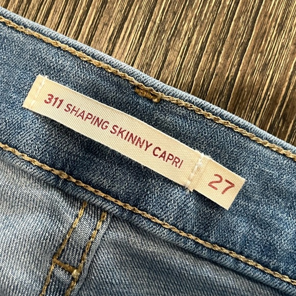 Levi's 311 Shaping Skinny Capri Jeans Mid Rise Denim Medium Wash Blue Size 27 - Picture 7 of 12